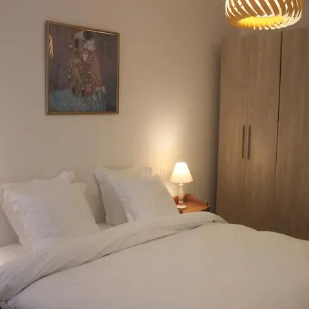 Apartment Lesboisjolis *