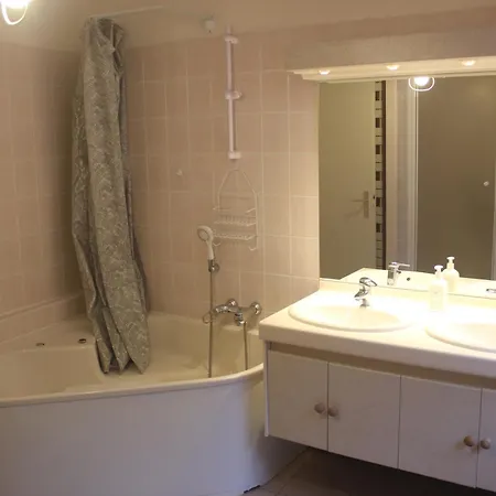 Apartment Lesboisjolis *