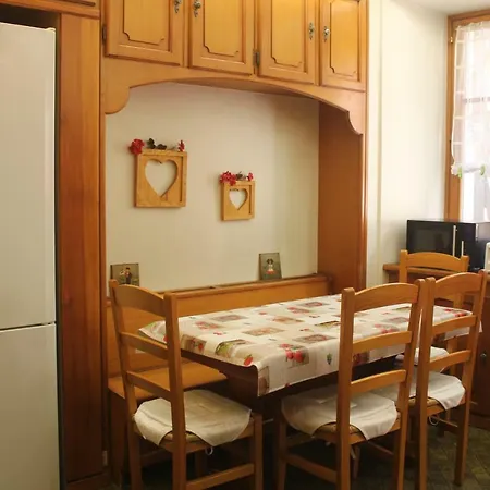 Lesboisjolis Apartman *