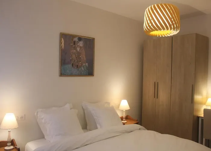 Lesboisjolis Apartment *